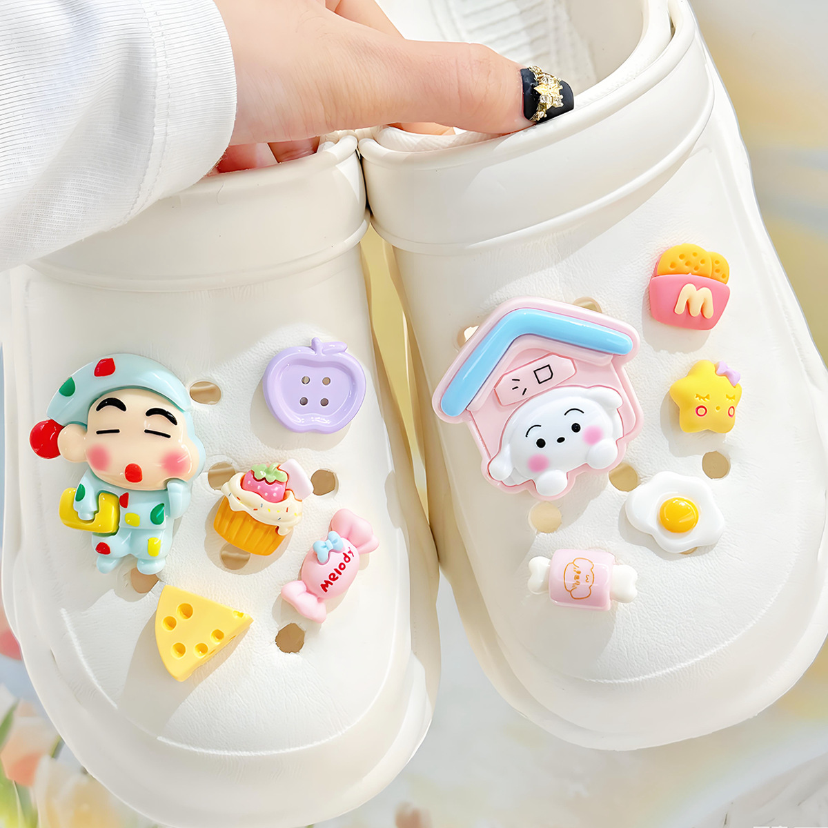 Resin cartoon Shin-chan Crocs accessories, shoe flower decorations, shoe buckles, diy phone case patches, accessory materials details Picture