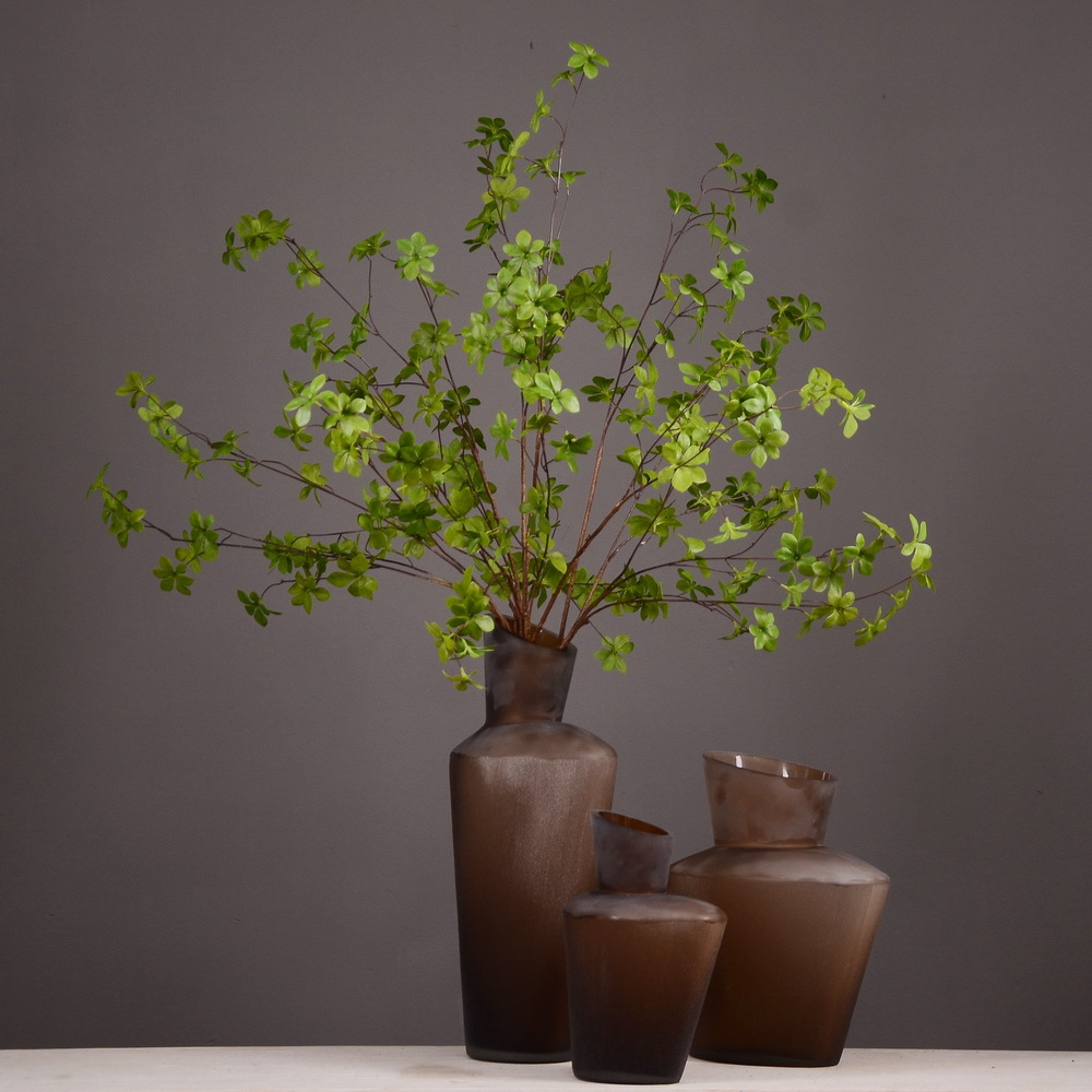 Dongli Flower Industry offers genuine Japanese hanging clocks, high-end artificial plant wholesale, home furnishing malls, wedding model rooms, and artificial leaf ornaments details Picture