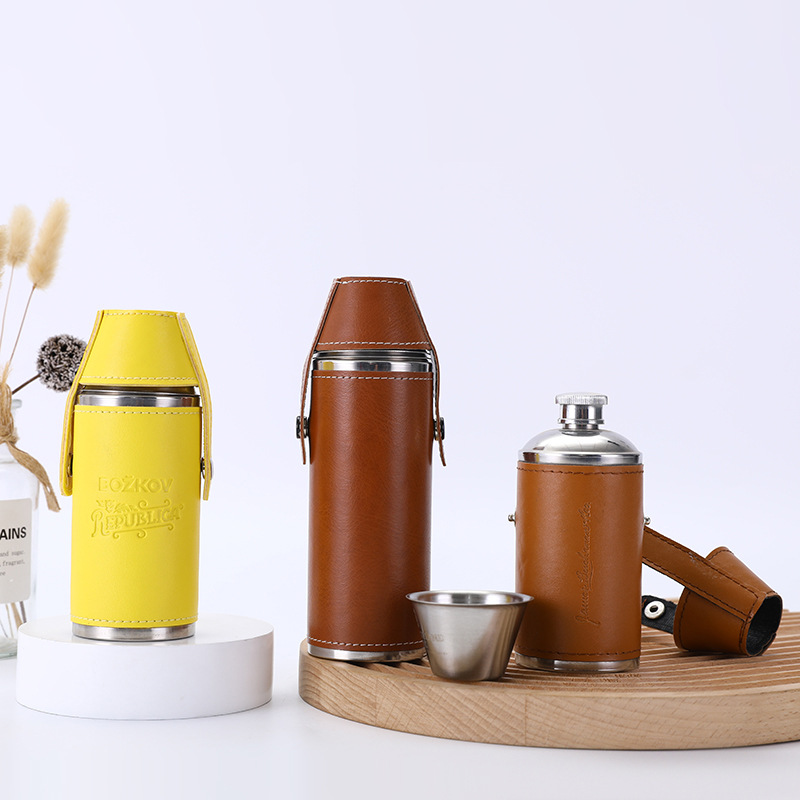 Large-capacity cylindrical stainless steel wine pot, outdoor portable leather case, portable water bottle, double-layer double-lid white spirit pot