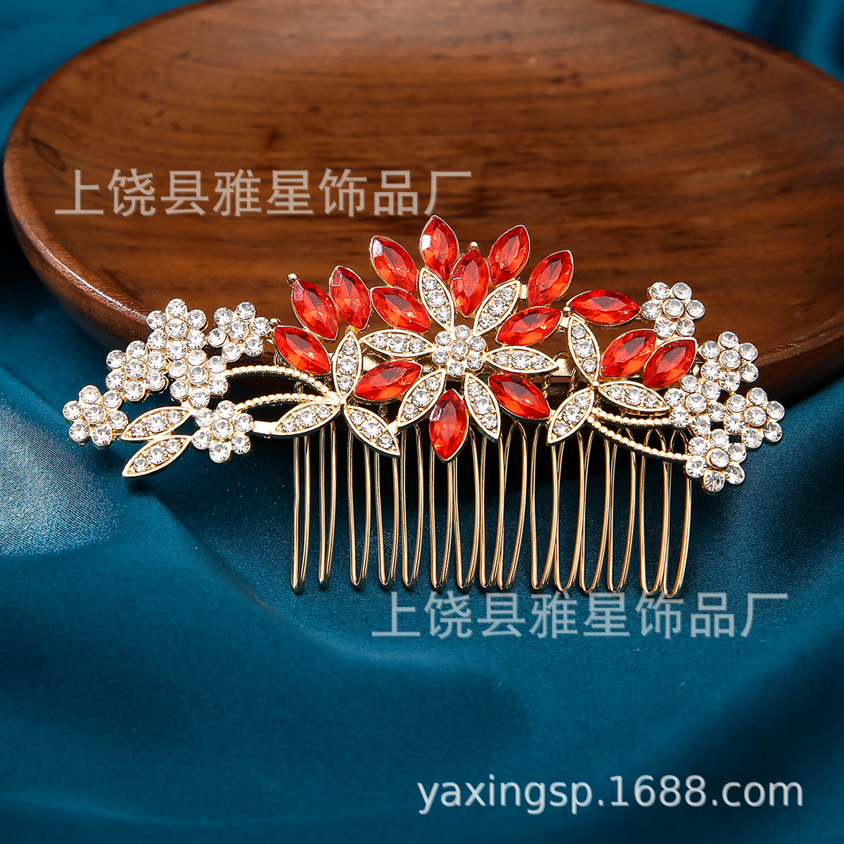 Japanese and Korean fresh water diamond maple leaf small hair comb with updo, bangs and hair clips, versatile headwear for women Application Scenario