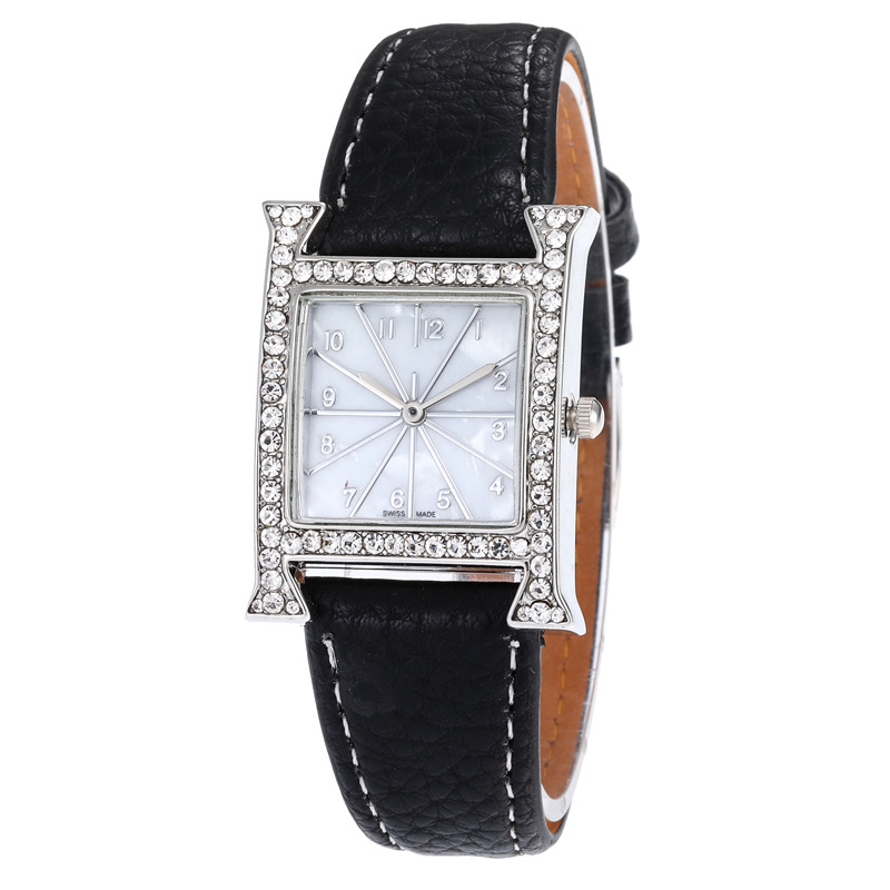 New leather strap watch with digital dial for women, Korean version fashionable and trendy ladies' wristwatch, women's quartz square watch Application Scenario