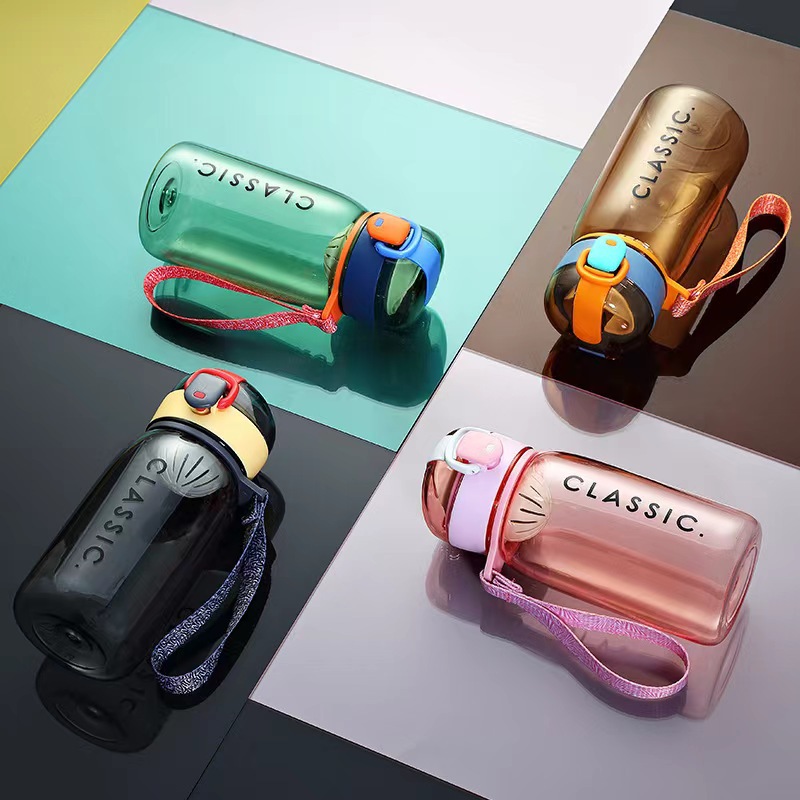 Customized plastic water cups with logo printing patterns for outdoor sports, thickened cup body, portable and heat-resistant Application Scenario