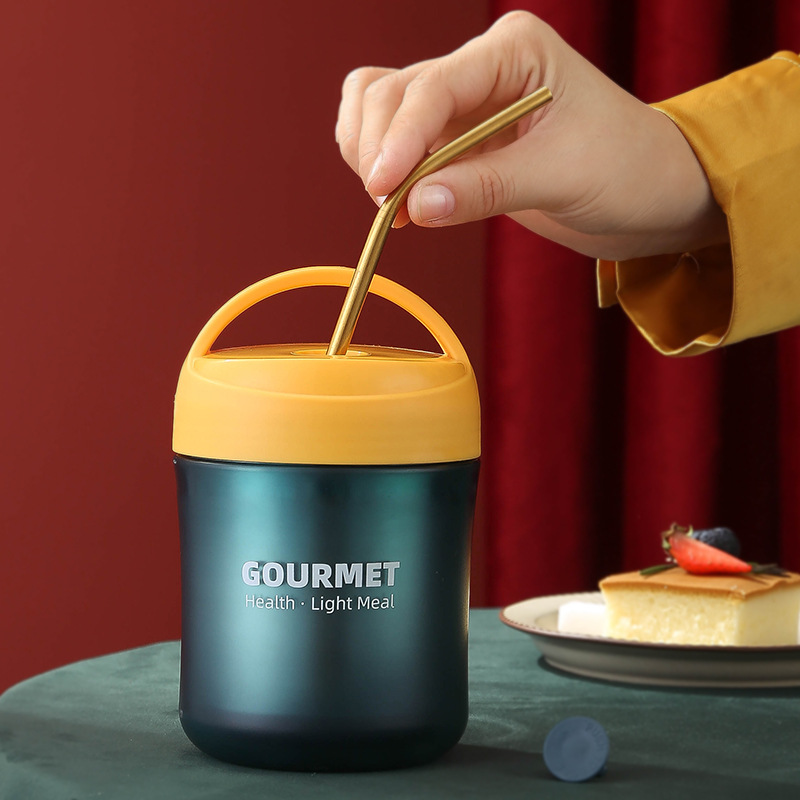 Gift: 304 stainless steel insulated cup, water-filled straw cup, student breakfast cup, small insulated lunch box can Application Scenario