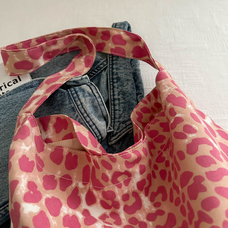 Leopard print canvas bag for women, 2024 new style, trendy Korean college style tote bag, casual large-capacity hand-held shoulder bag Specification image