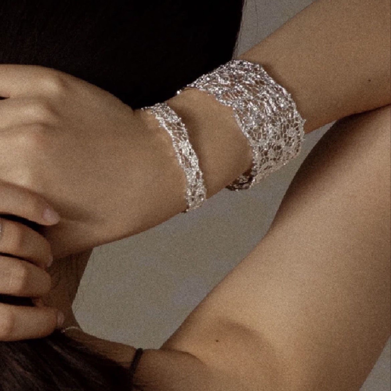 Dong Jie's same style [New Product Launch] Levi's Lace Series, elegant and versatile lace adjustable opening bracelet details Picture