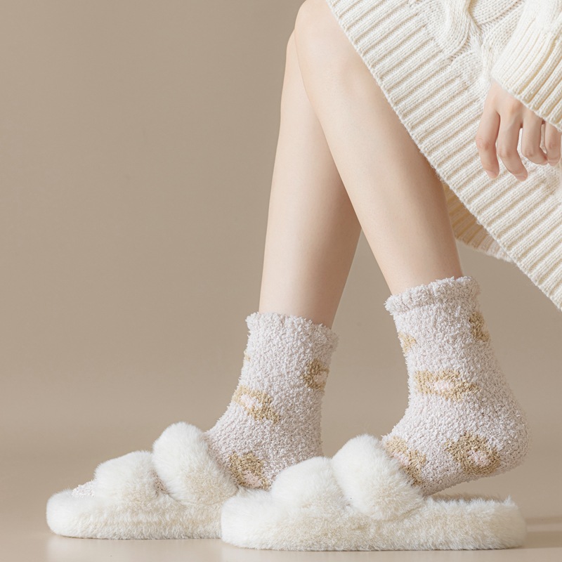 One-piece dropshipping of niche flower coral fleece socks for women in autumn and winter, thickened half-fleece mid-calf socks, floor socks manufacturer wholesale one-piece dropshipping Specification image