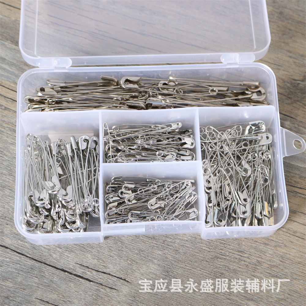 Wholesale 350 safety pins of various models in gold, silver and black, set for clothing store tags