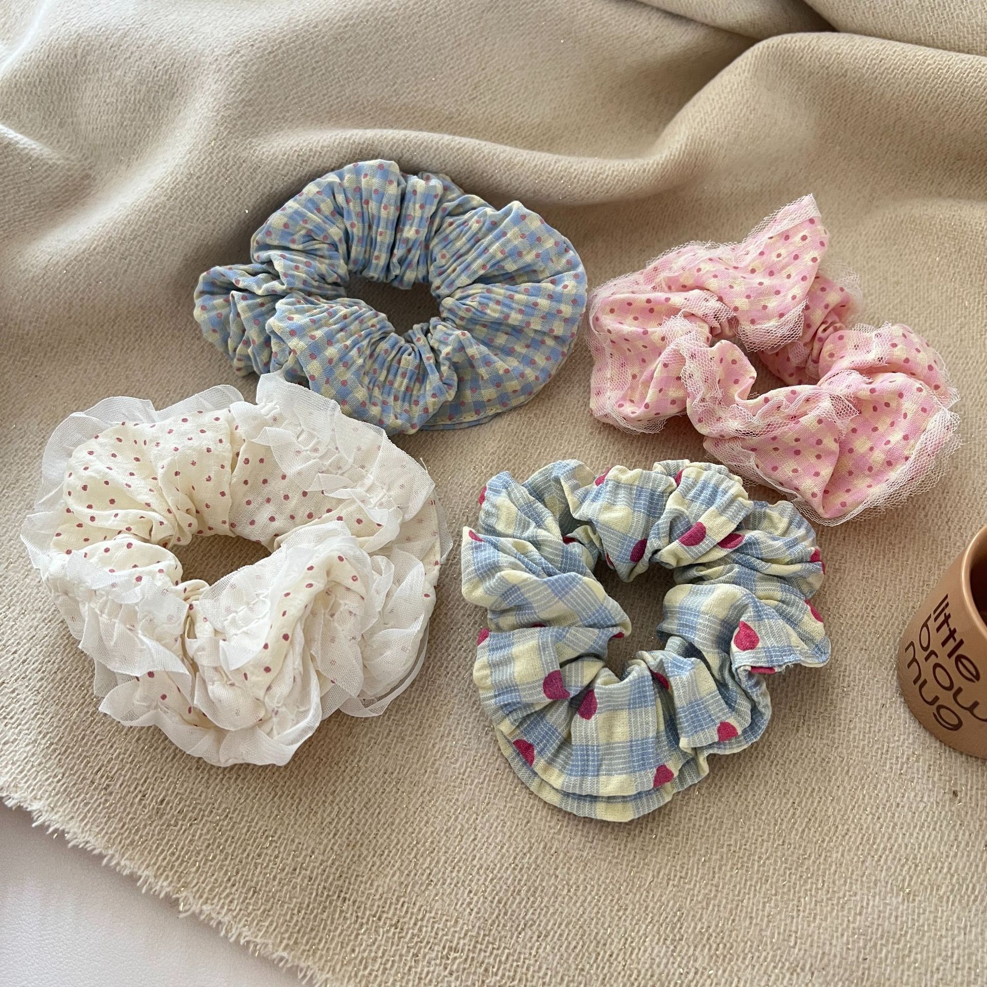 Sweet and forest-style girl's hair band, dopamine mesh, bow, fabric hair clip, versatile polka dot bangs clip for girls Application Scenario