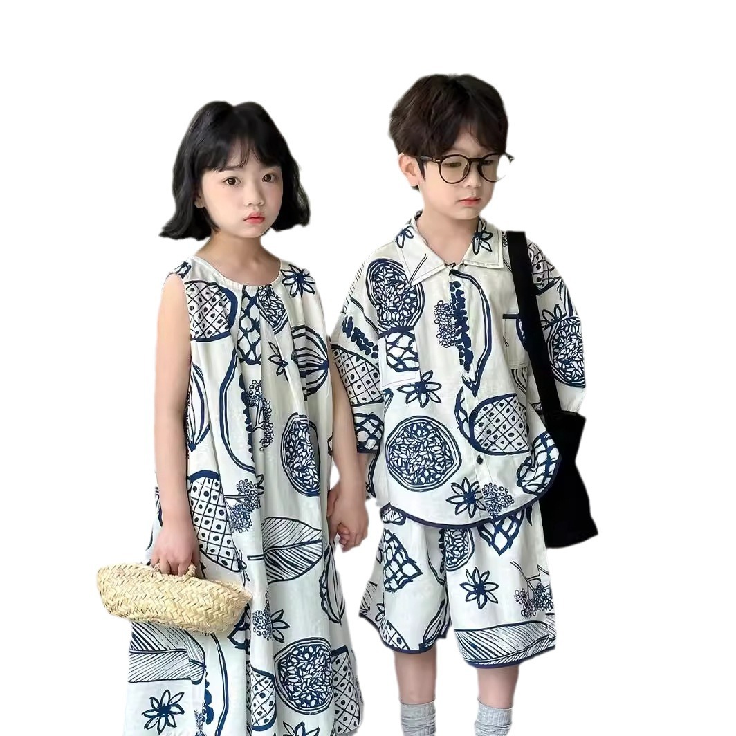 Children's Set 2024 Summer Boys' and Girls' Korean-style irregular pattern dress, children's casual short sleeve and shorts two-piece set Item Picture