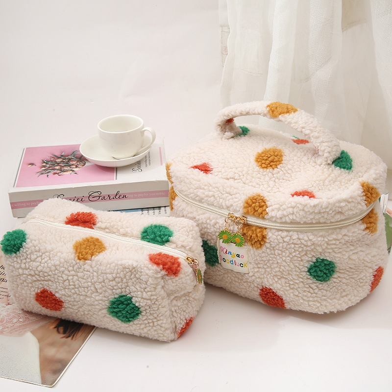 Autumn and winter large-capacity lambskin cosmetic bag, plush polka dot skin care products, washing and storage bag, cute scarf set details Picture