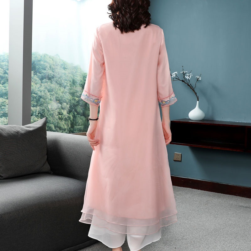 The improved version of the national trend cheongsam dress for women is a long and elegant, youthful, loose and retro embroidered Chinese-style women's dress for spring Application Scenario