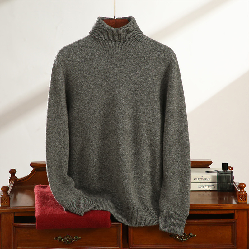The new autumn and winter cashmere sweater for men, a knitted base layer, is a one-piece ready-to-wear high-collar loose thick sweater worn inside