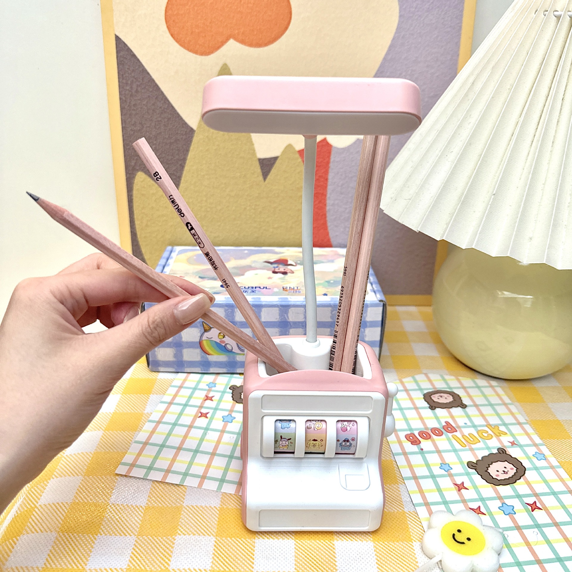 Cross-border Cartoon Rocking pen holder, a dual-purpose eye-protecting LED bedside lamp for students and children in dormitories details Picture
