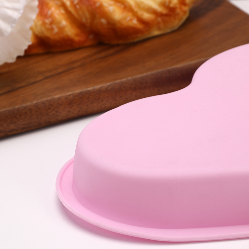 Oven and steamer tools, 6-inch round heart-shaped silicone cake molds, bread baking tools, food-grade silicone Application Scenario