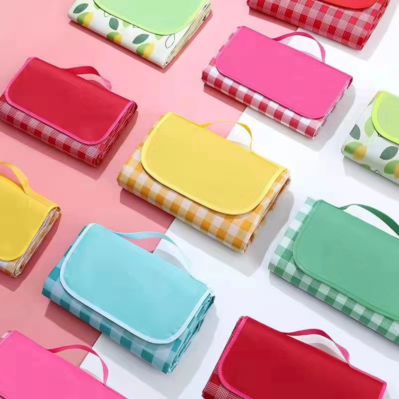 Waterproof And Moisture-Proof Portable 1*1.5 Picnic Mat details Picture