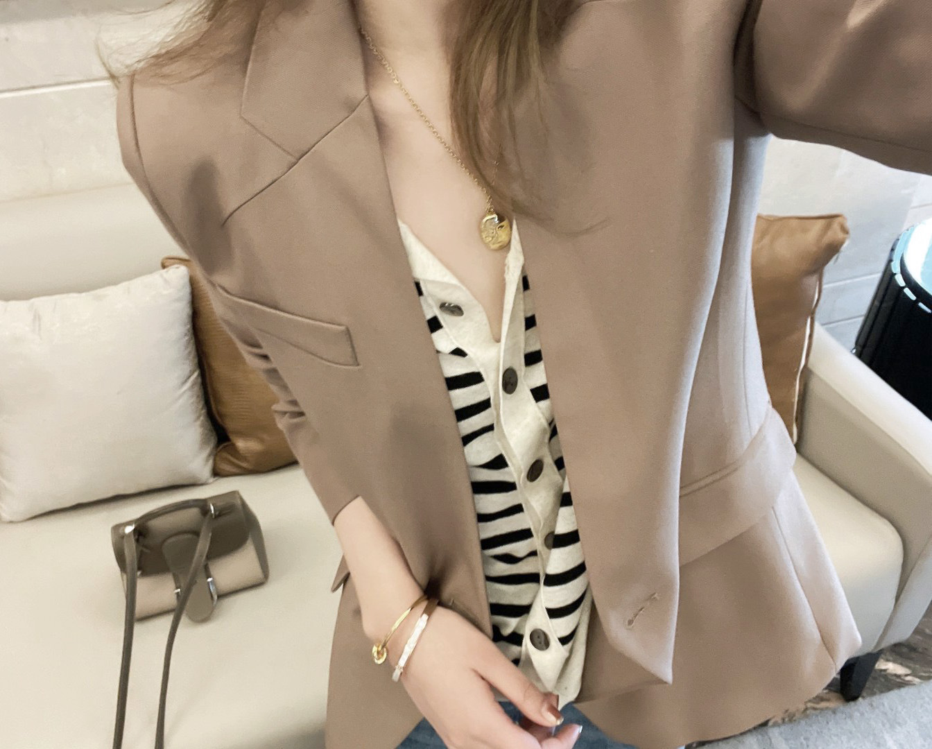 Zhihe's same style round-neck contrasting color wool striped knitted cardigan for women, long-sleeved spring and autumn top, base layer, versatile coat Specification image