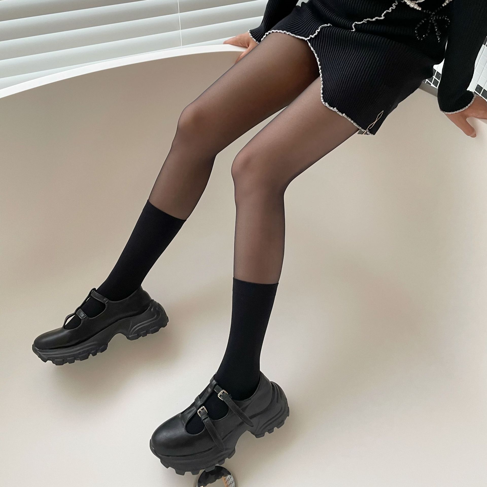 New patchwork stockings, black and white stockings, fake thigh stockings, sweet and cool fake calf stockings, sexy base stockings, pantyhose for women