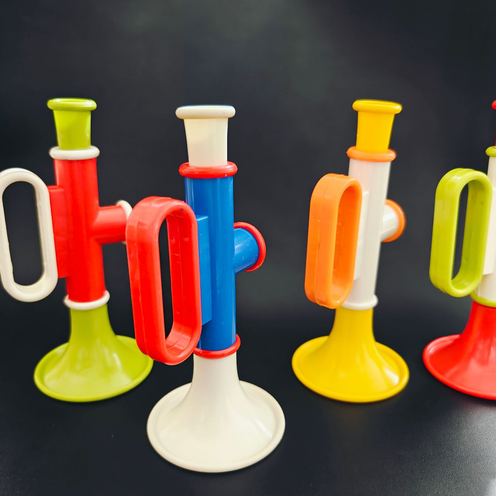 【 Zone 3-7 】985-2 speaker 640 yuan per piece 985-2 speaker educational musical instrument, speaker street stall, plastic Fun toys, kindergarten children's gifts, wholesale 2 yuan Application Scenario