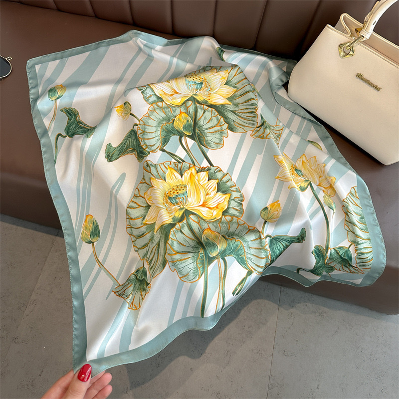 春季新款方巾70cm方巾高级感仿真丝围巾春季围巾轻奢高级感小丝巾