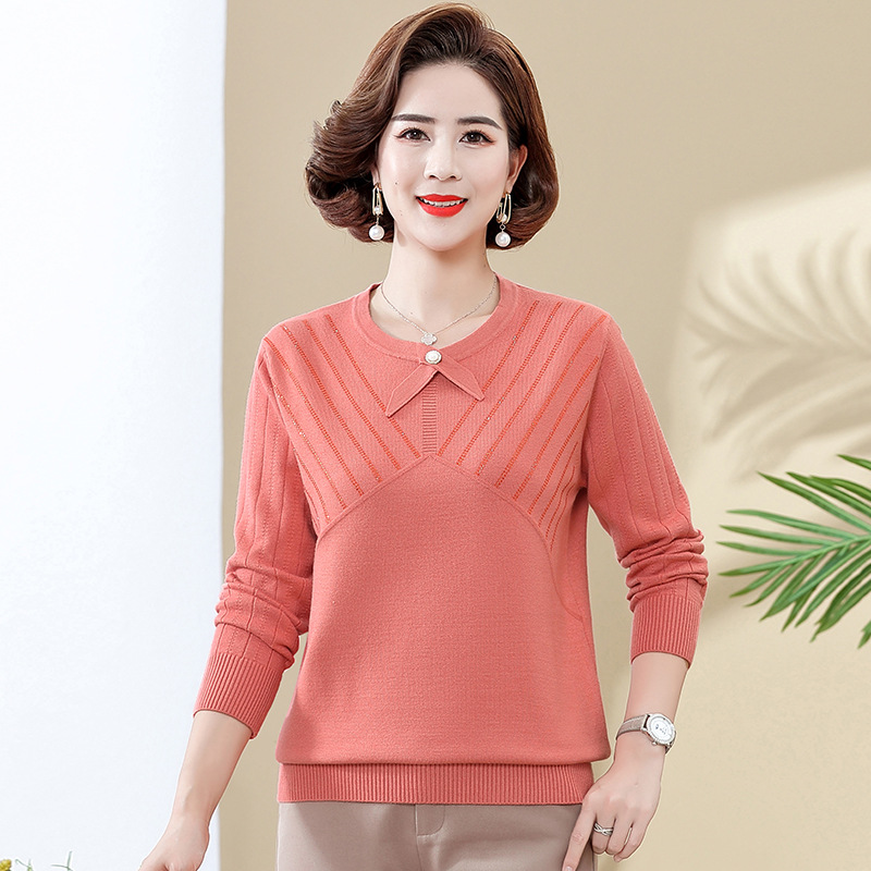 Mom's autumn knitted base layer 2022 new style Middle-aged women's stylish and youthful top, loose thin sweater for middle-aged and elderly people