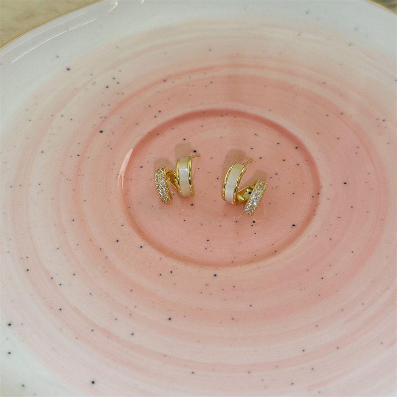 轻奢小众设计感 小巧精致锆石耳钉女 2024年新款爆款高级感耳饰潮详情8