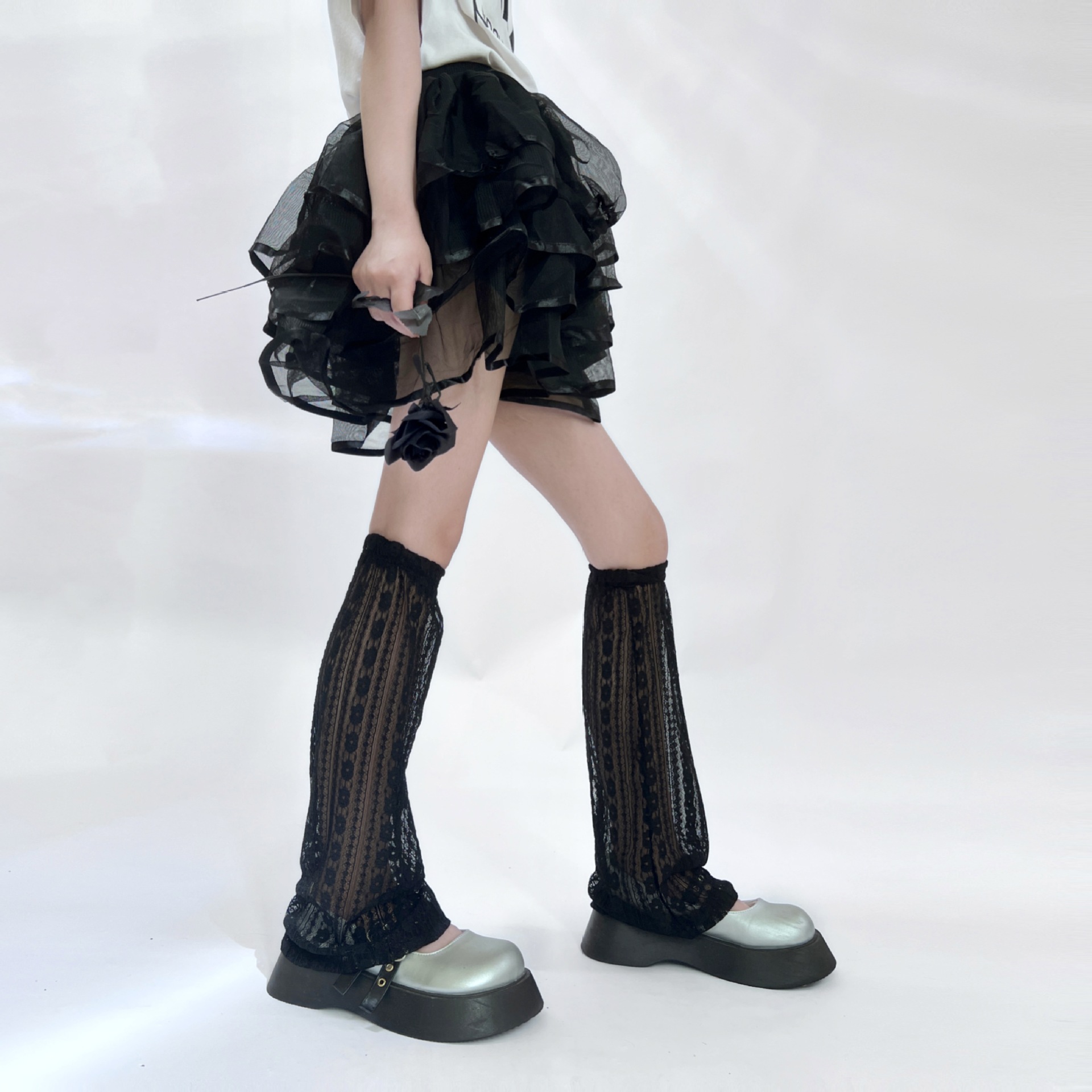 Black socks for women spring and summer, thin vertical striped small flower thin leg coverings, thick and wide leg coverings, mid-calf lace hot girl calf socks
