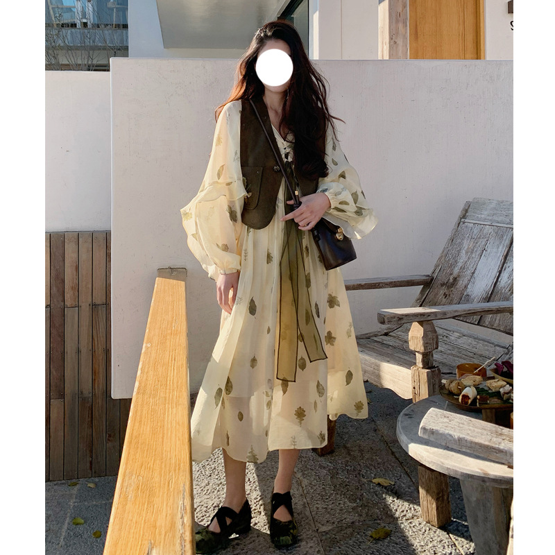 壹家/麂皮绒绣花短产品图