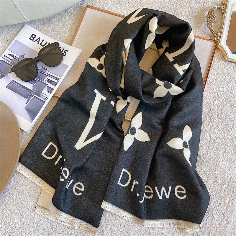 New letter four-leaf clover-like cashmere scarf for autumn and winter 2025, fashionable shawl, women's thickened scarf, warm donkey