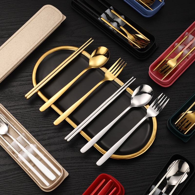 Wholesale stainless steel Korean-style tableware, portable student spoons, forks and chopsticks, three-piece set, outdoor storage box, gift set Application Scenario