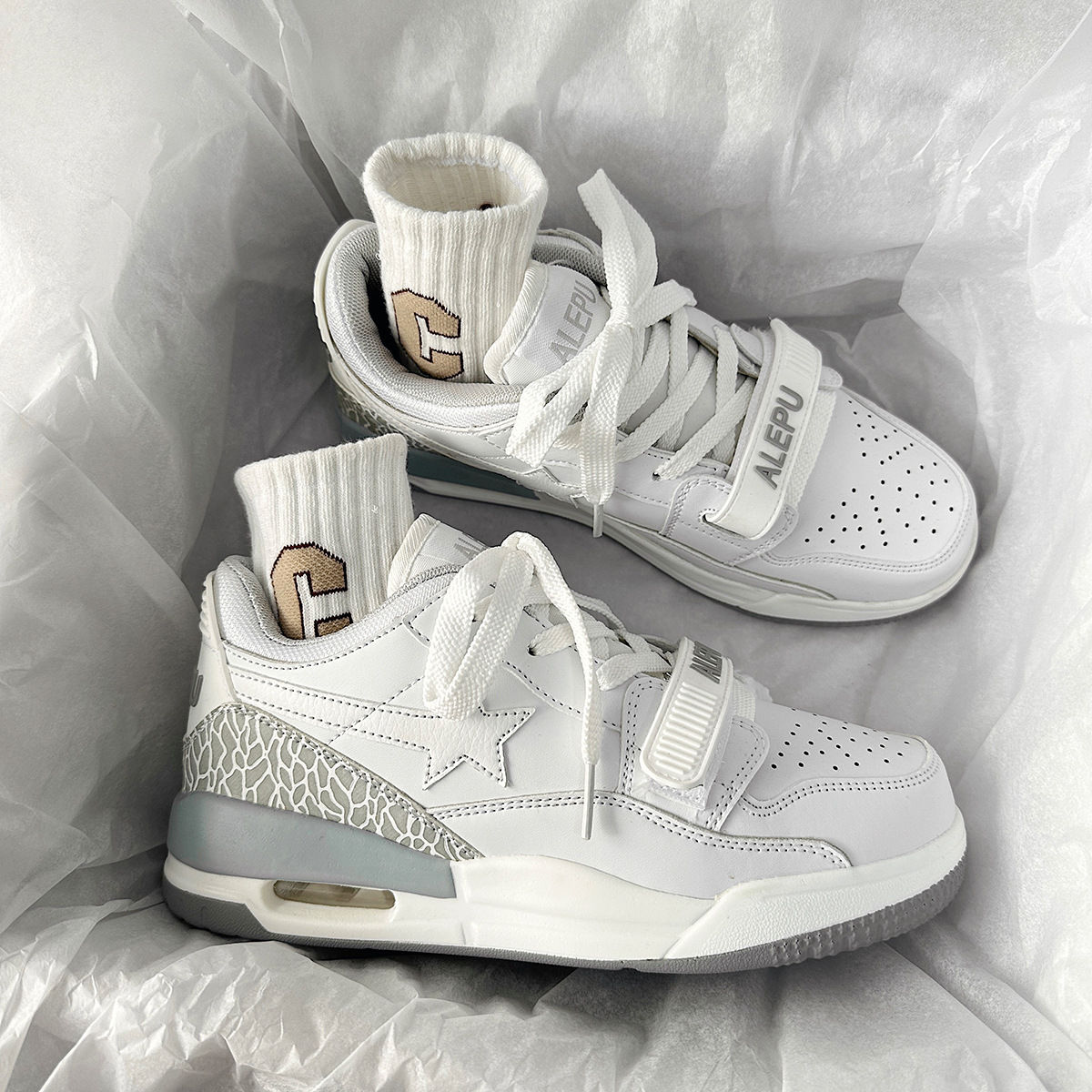 The Tide Ins Male And Female Students Air Cushion Shoes Joker Velcro Chic Couples Leisure Platform Sandals Wet Shoes Application Scenario