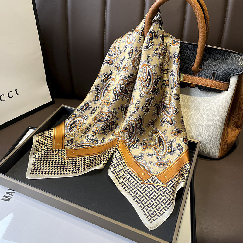 New Atmospheric Light Luxury High-End Gift Box Silk Scarf Luxury Elegant Square Scarf Decoration Big Name Tie Bag With Gauze Scarf details Picture
