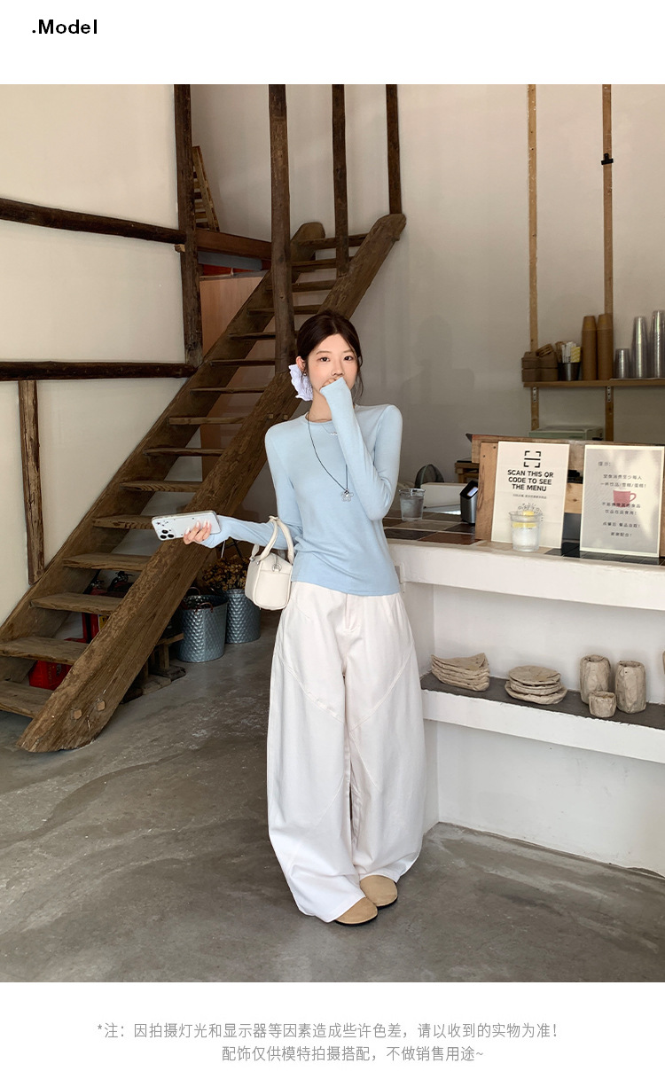 A new long-sleeved T-shirt with a Korean-style oat round neck for the autumn of 2026. Pair it with a base layer to create a slimming and laid-back look for women pic 18