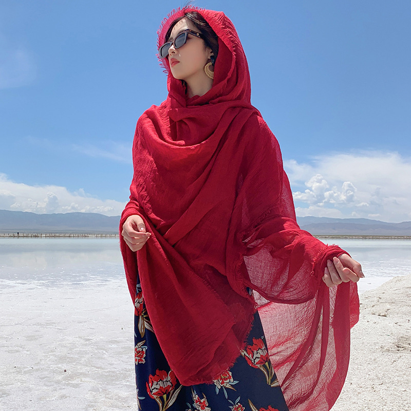 Big Red Photo Cotton Scarf Desert Sun Protection Shawl Seaside Tourist Beach Chaka Salt Lake Gauze Scarf Female Application Scenario