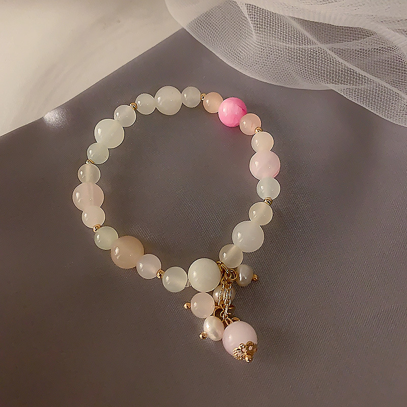 The new design of the 2023 natural crystal elastic bracelet features a Korean-style strawberry crystal Buddhist-like girl's bracelet and jewelry Specification image