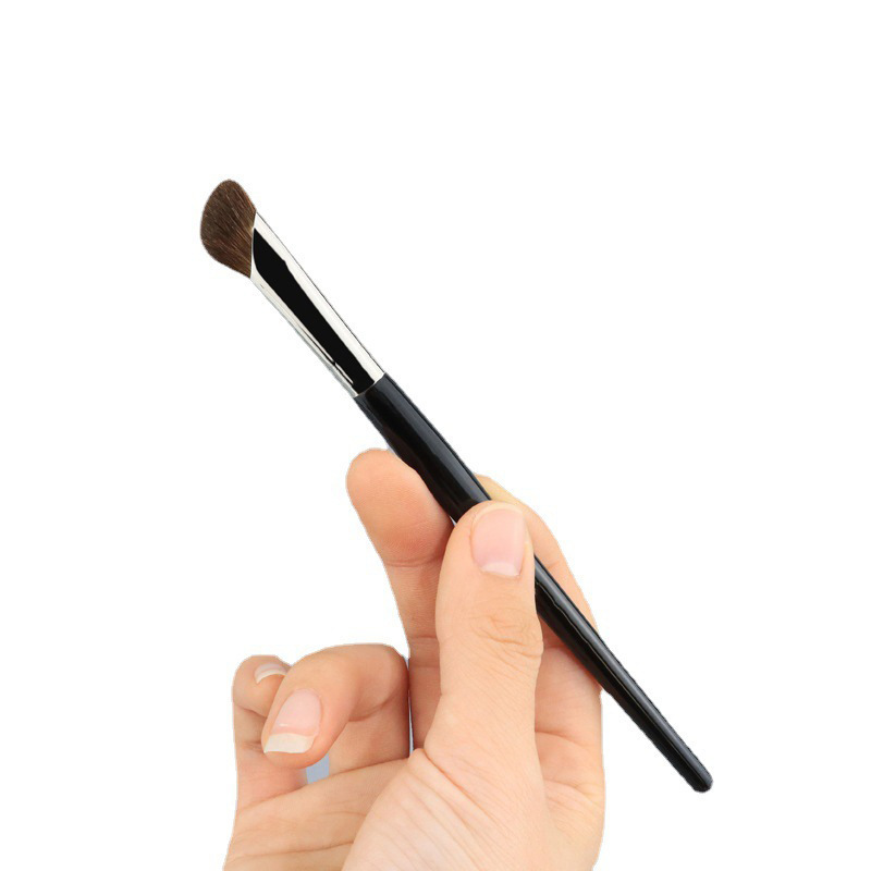 镰刀鼻影刷山/化妆刷/美妆工具白底实物图