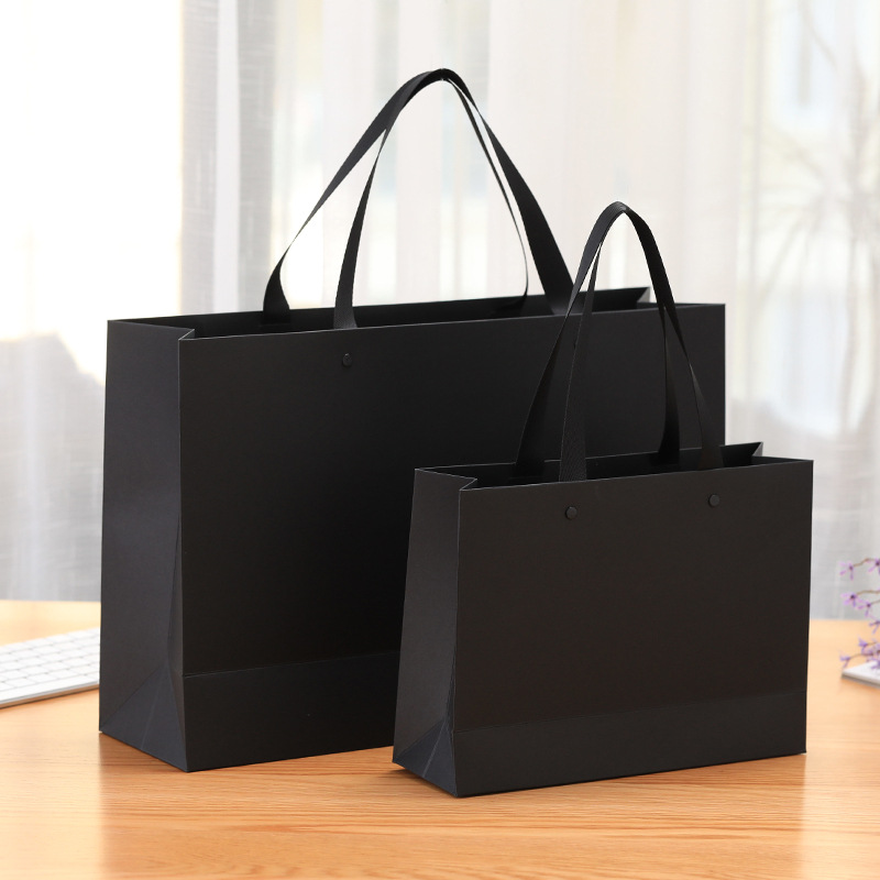 Wholesale gift bags, handbags, underwear, clothing, shopping, white card paper bags, wedding candies, souvenir bags, hand-held gift bags Application Scenario