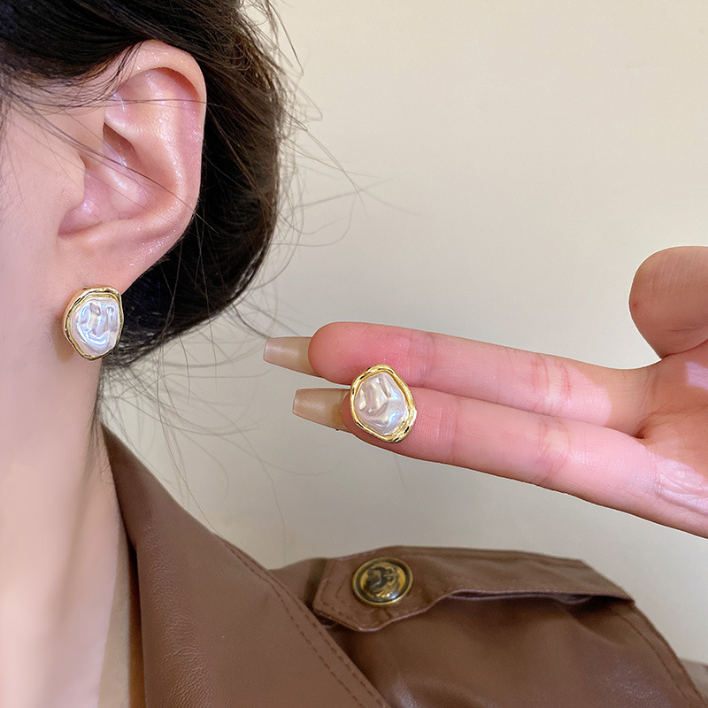 不规则巴洛克珍珠耳环女简约小众设计独特耳钉2024年新款百搭耳饰