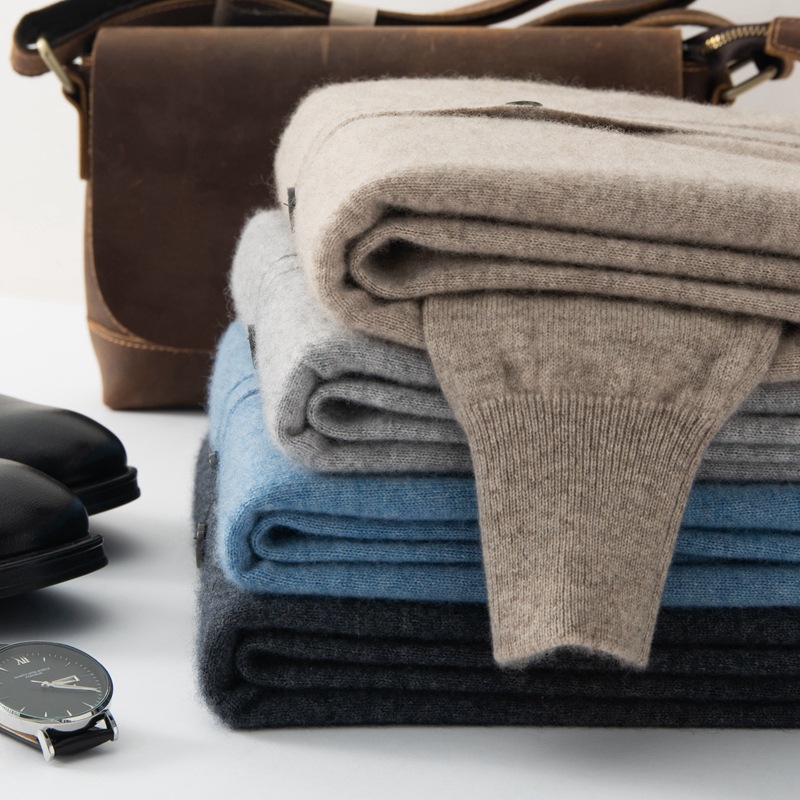 Autumn and winter pure wool knitted cardigan men's coat, V-neck loose business casual long-sleeved single-breasted cashmere sweater details Picture