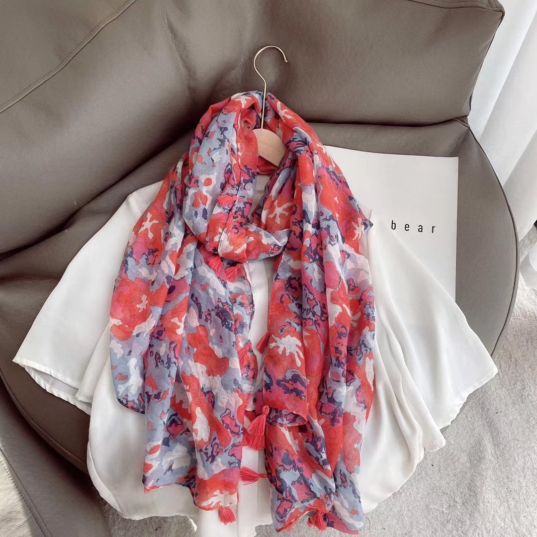 Spring And Autumn Japan And South Korea Sweet Spring Spot Women Plain Print Decorative Red Flowers Autumn And Winter Scarf Large Shawl Application Scenario