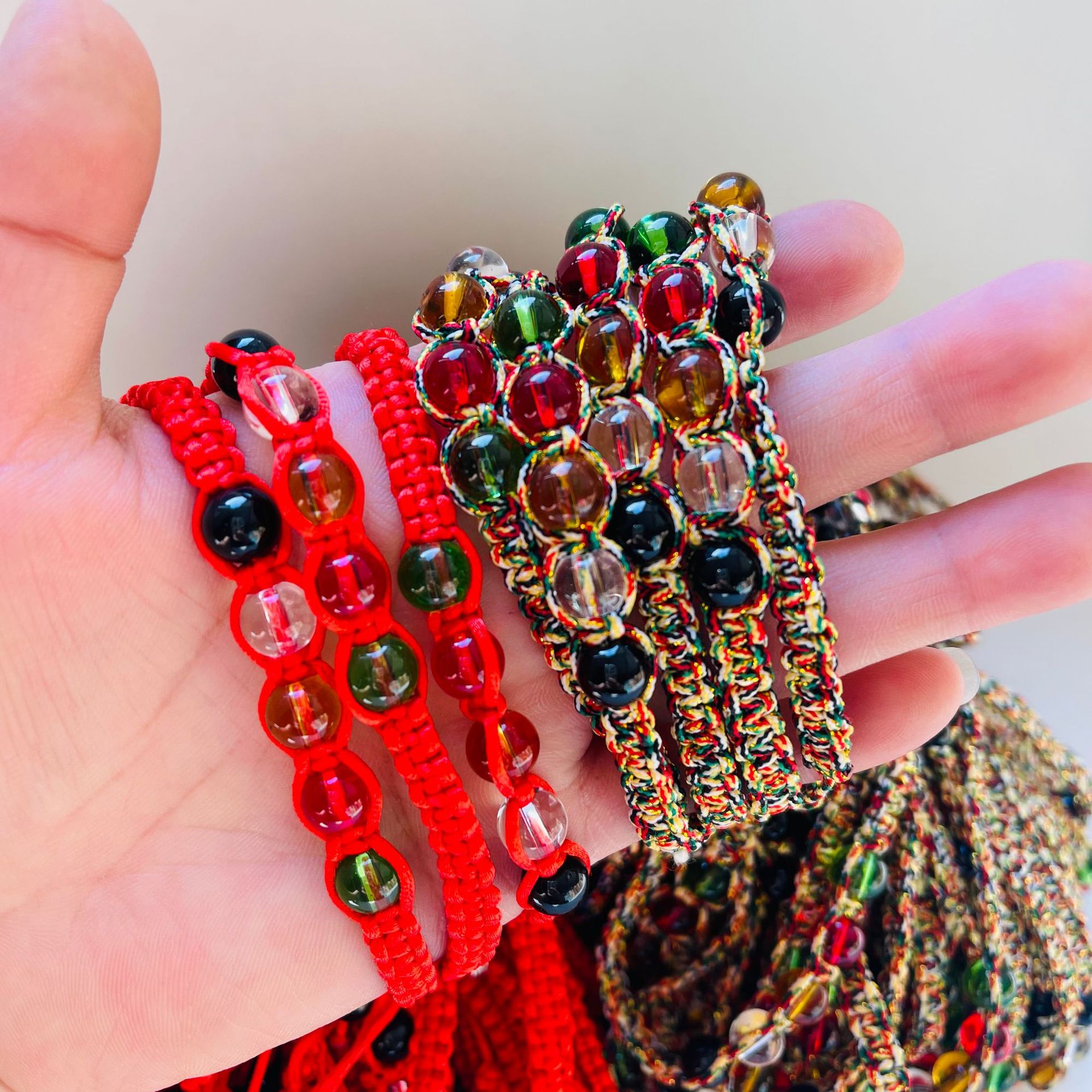 【 Zone 1-8 】 Five Elements Bead Bracelet 100 yuan per bundle, red Five-Elements Bead bracelet, hand-woven rope bracelet, men's and women's bracelets, street stall, 1-yuan wholesale supply Application Scenario