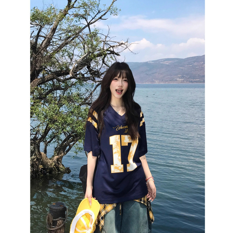 高街美式复古v领球衣风短袖t恤女夏季慵懒松弛感百搭休闲运动上衣