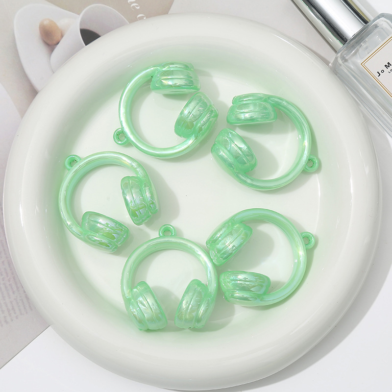 Acrylic electroplated cream-colored earphone pendant beads, DIY earrings, pendant necklace, mobile phone chain material package accessories Application Scenario