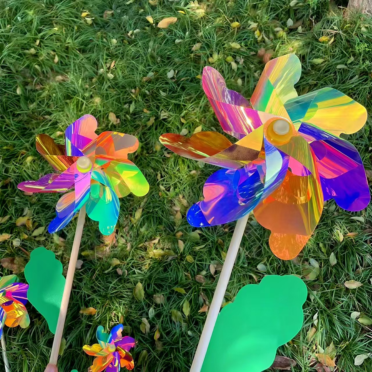 Colorful wooden windmill children's toy, kindergarten scenic area outdoor, 24cm - 32cm colorful dance wooden windmill Specification image