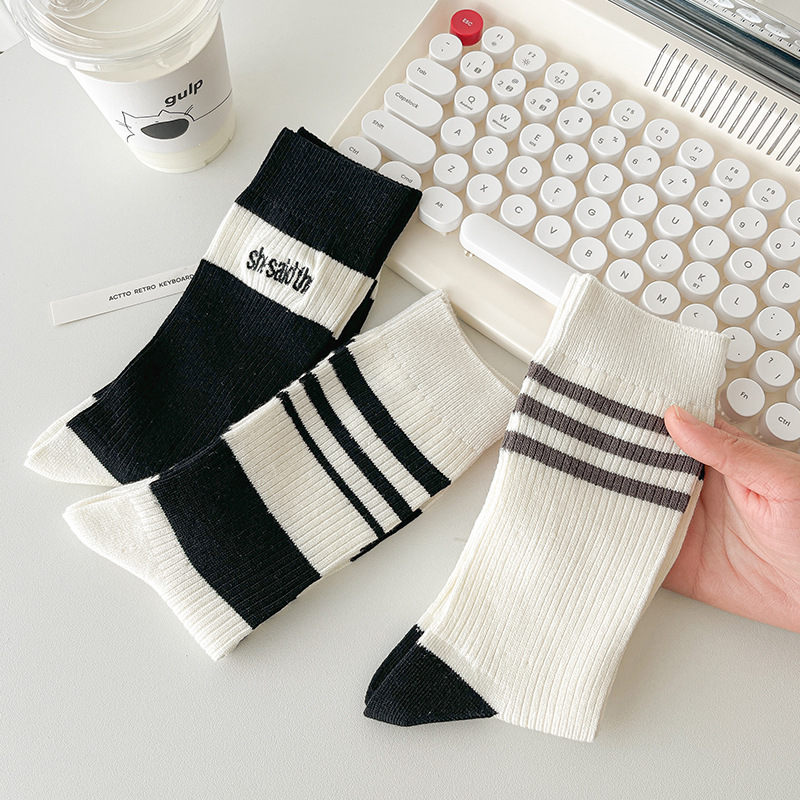Socks women's socks autumn and winter new socks women's black and white embroidery mid-tube socks double needle long tube bamboo fiber striped women's socks one piece hair replacement