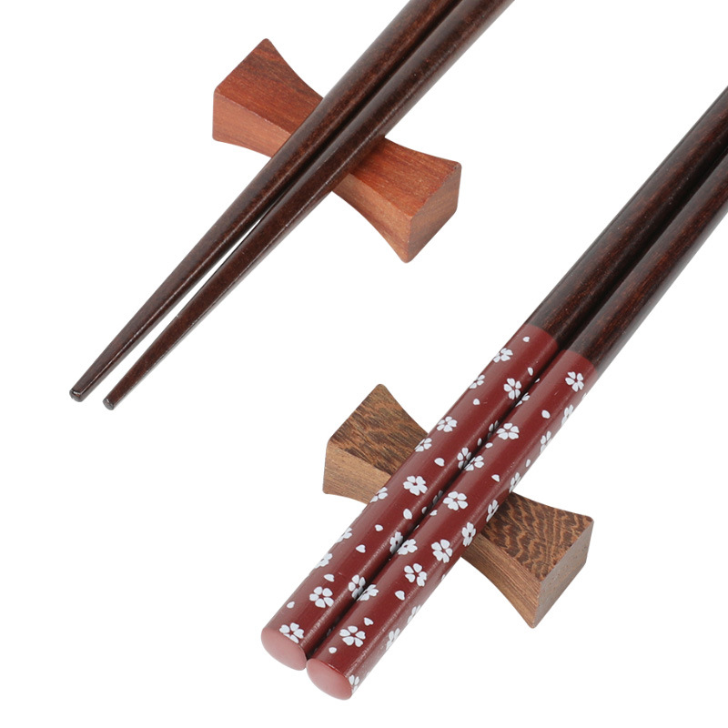 Wholesale of hotel commercial chopsticks, Japanese-style and traditional craft chopsticks, wooden tableware, one chopstick per person, household pointed chopsticks Specification image