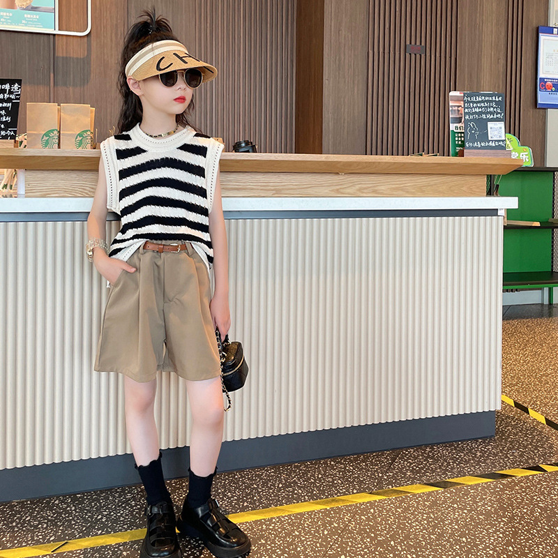 Girls' summer shorts, fashionable and casual suit pants, middle-aged children's summer wear, ice silk vest, children's loose mid-length pants set