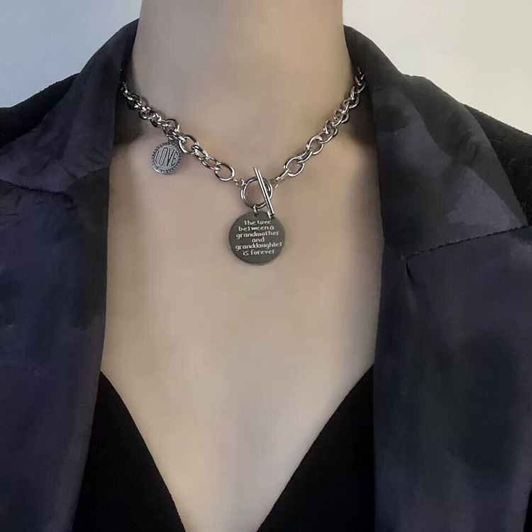 Quality Stainless Steel Color Punk Hip Hop Style Necklace Net Red Temperament Simple Front Buckle Love Collarbone Chain Wholesale Specification drawing