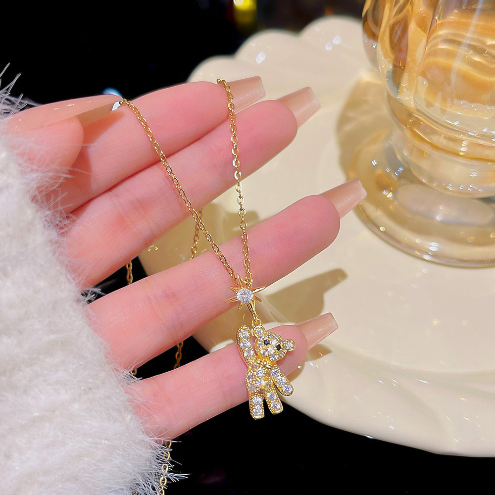 Light Luxury Flash Diamond Bear Pendant Ins Style Hip Hop Necklace For Women With A Sophisticated Sense Of Simple New Collarbone Chain Accessories Application Scenario