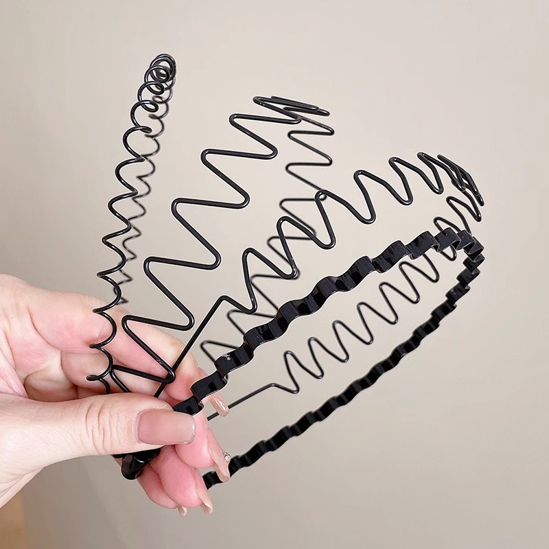 Men's hair band: Invisible and non-constricting headband, anti-slip hair clip for outdoor exercise, men's hair press, hair tie, headwear hole Application Scenario