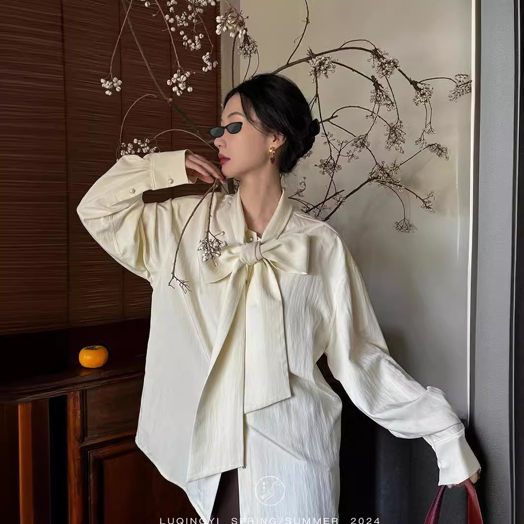 鹭青法式白衬衫女春秋蝴蝶结飘带设计宽松内搭衬衣